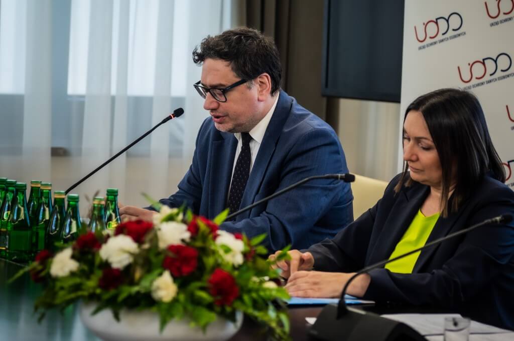 Mirosław Wr&oacute;blewski, Prezes Urzędu Ochrony Danych Osobowych i Wicemarszałkini Sejmu Monika Wielichowska.